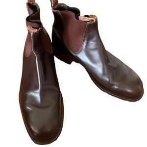 R.M. Williams Men’s brown leather craftsman Chelsea boot